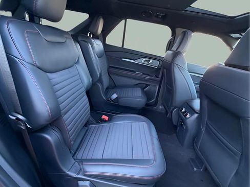New 2026 Ford Explorer ST-Line w/ ST-Line Street Pack AWD/4WD image 17