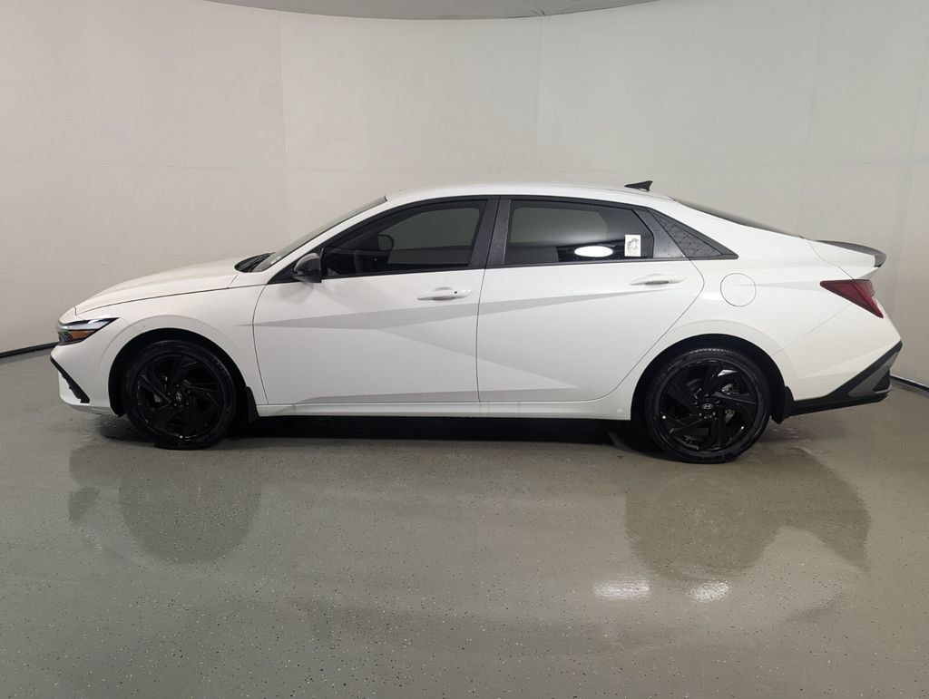 New 2026 Hyundai Elantra SEL FWD image 4