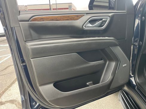 Used 2021 Chevrolet Tahoe Premier w/ Premium Package image 30