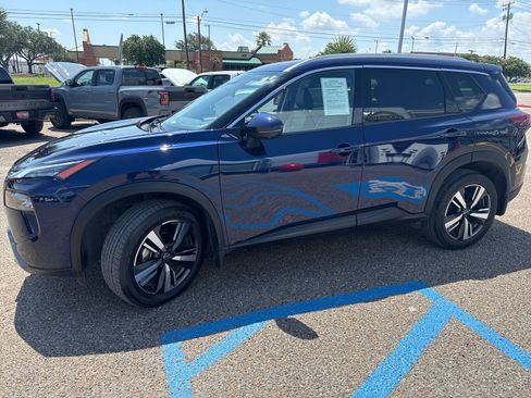 Used 2024 Nissan Rogue SL w/ SL Premium Package FWD image 3
