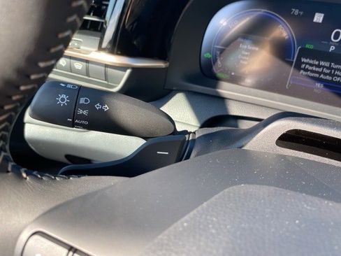 New 2025 Toyota Crown Signia image 32