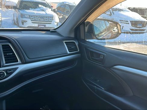 Used 2019 Toyota Highlander Plus w/ Protection Package #3 image 23