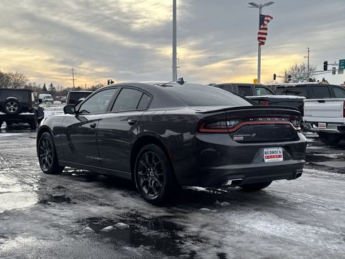 Used 2018 Dodge Charger GT image 5