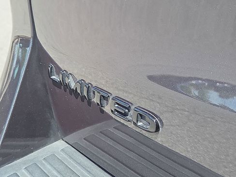 Used 2023 Ford Expedition Limited AWD/4WD image 8
