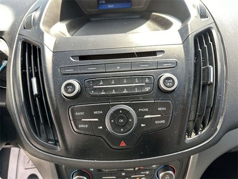 Used 2017 Ford Escape SE image 17