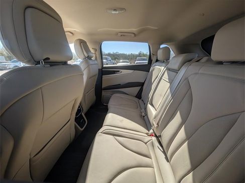 Used 2020 Lincoln Nautilus FWD w/ Equipment Group 101A image 10