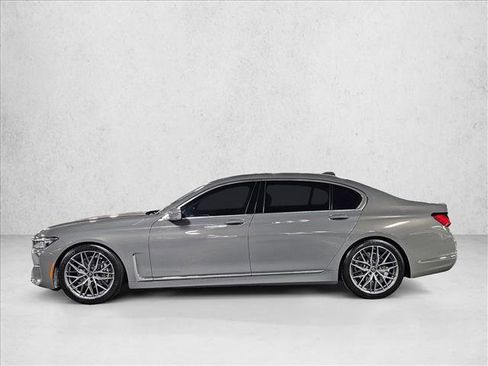 Used 2020 BMW 740i RWD image 9