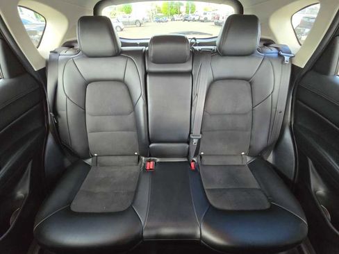 Used 2018 MAZDA CX-5 Touring w/ Preferred Equipment Package AWD/4WD image 17