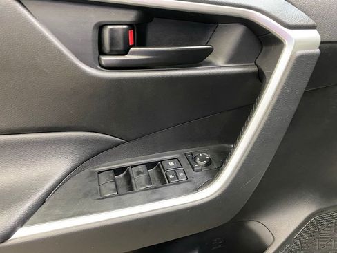 Used 2024 Toyota RAV4 LE image 32