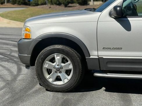 Used 2005 Ford Explorer Sport XLT image 7