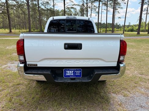 Used 2023 Toyota Tacoma SR5 RWD image 4