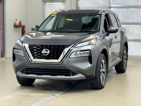 Used 2023 Nissan Rogue SV w/ SV Premium B Package AWD/4WD image 3