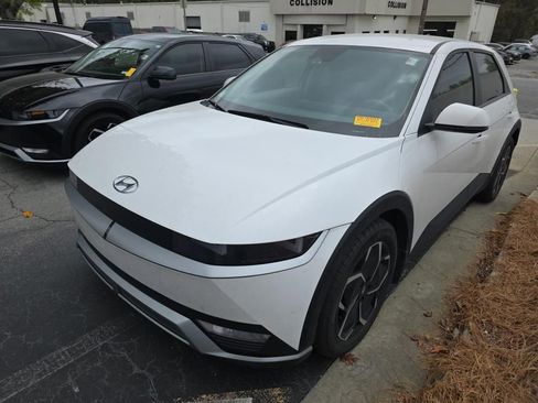 Used 2024 Hyundai Ioniq 5 SEL image 2