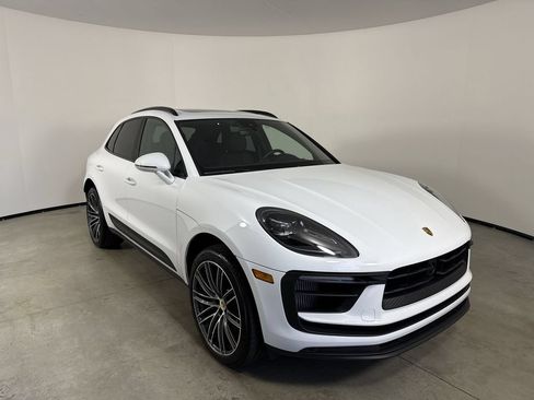 Certified 2026 Porsche Macan S AWD/4WD image 9