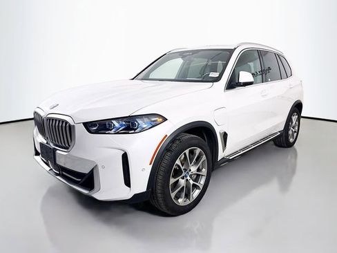 Used 2024 BMW X5 xDrive50e w/ Premium Package image 3