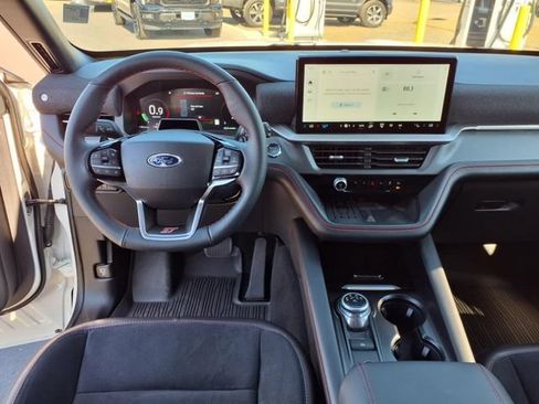 Used 2025 Ford Explorer ST AWD/4WD image 18