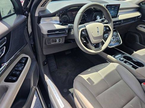 Used 2021 Lincoln Corsair FWD w/ Premium Package image 11