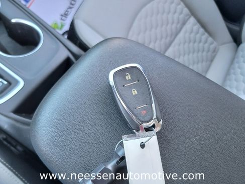 Used 2021 Chevrolet Equinox LS w/ LS Convenience Package image 30