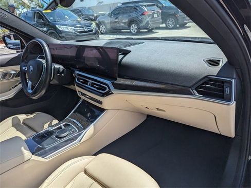 Used 2023 BMW 330i Sedan w/ Premium Package image 18