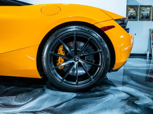 Used 2018 McLaren 720S Performance image 18