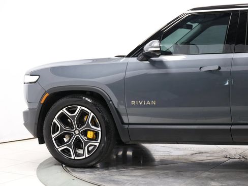 Used 2024 Rivian R1S Adventure AWD/4WD image 7