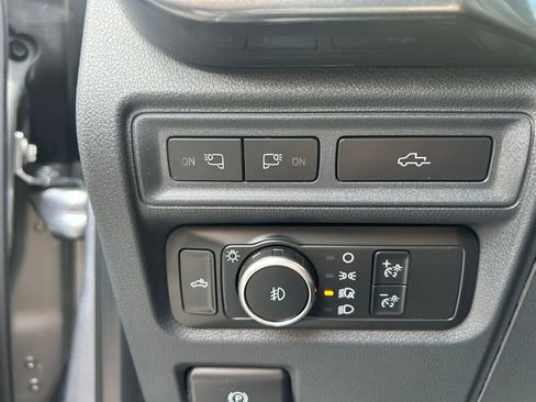 Used 2022 Ford F150 XLT w/ Equipment Group 302A High image 17