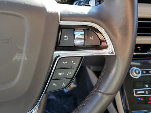 Used 2023 Lincoln Nautilus Reserve w/ Luxury Package image 28