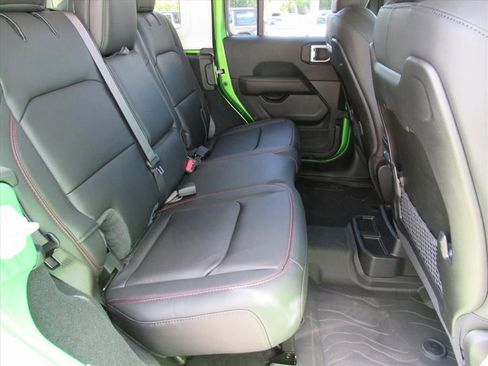 New 2025 Jeep Wrangler Unlimited Rubicon w/ Technology Group image 28