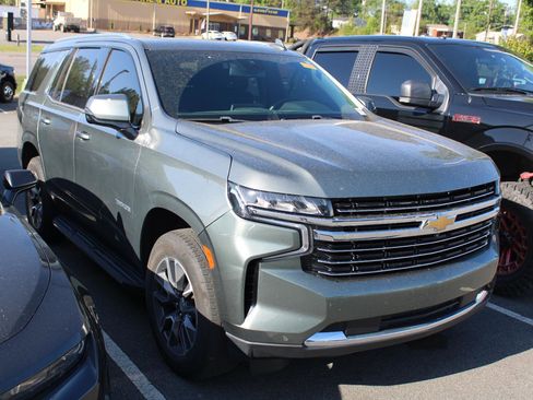 Used 2023 Chevrolet Tahoe LT w/ Luxury Package image 3