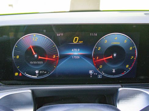 Used 2022 Mercedes-Benz GLB 250 GLB 250 image 24