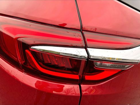 Used 2020 Buick Enclave Premium w/ Sun and Sites Package image 28