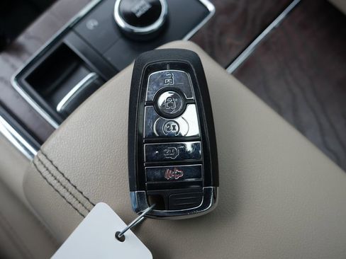 Used 2022 Lincoln Navigator Reserve image 18