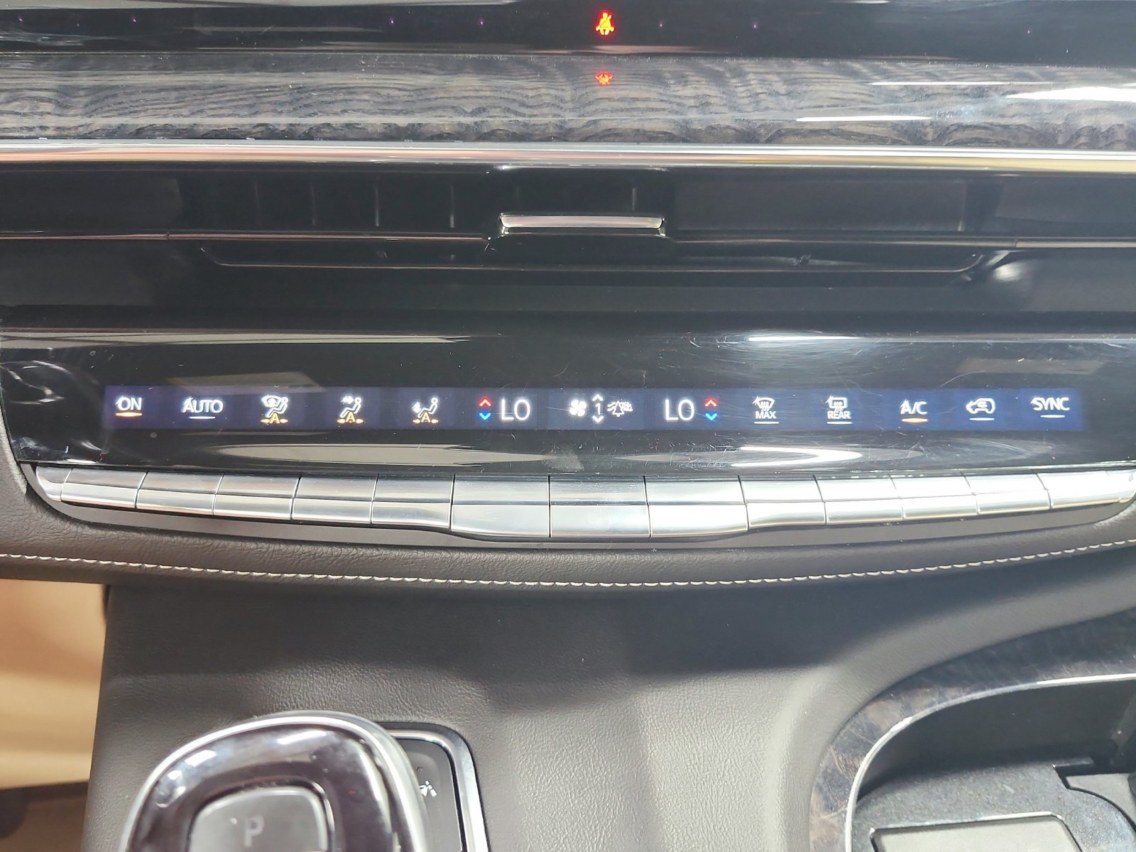 Used 2021 Cadillac Escalade ESV Premium Luxury AWD/4WD image 33