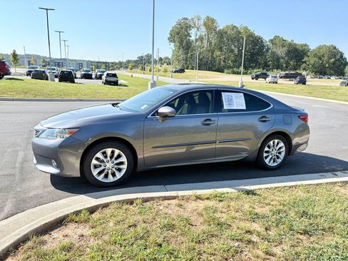Used 2013 Lexus ES 300h w/ Premium Pkg FWD image 4