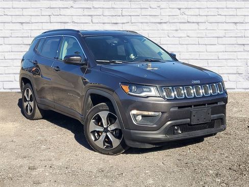 Used 2017 Jeep Compass Latitude w/ Popular Equipment Group image 1