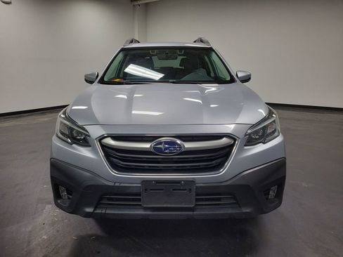 Used 2021 Subaru Outback Premium image 3