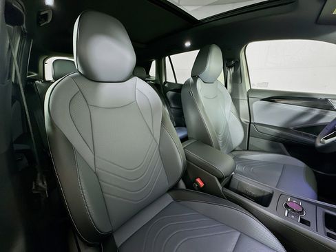 New 2026 Volkswagen Tiguan SE R-Line AWD/4WD image 26