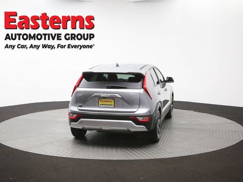 Used 2025 Kia Niro LX FWD image 37