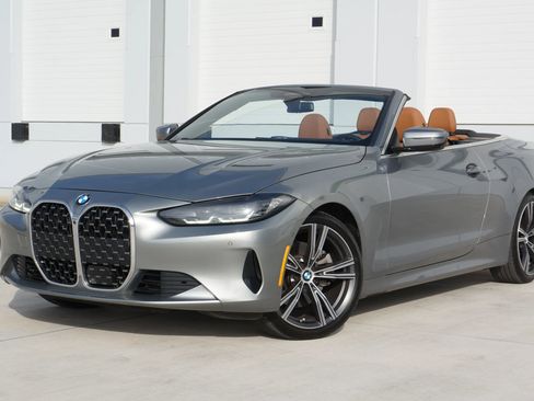 Used 2024 BMW 430i Convertible w/ Premium Package image 11
