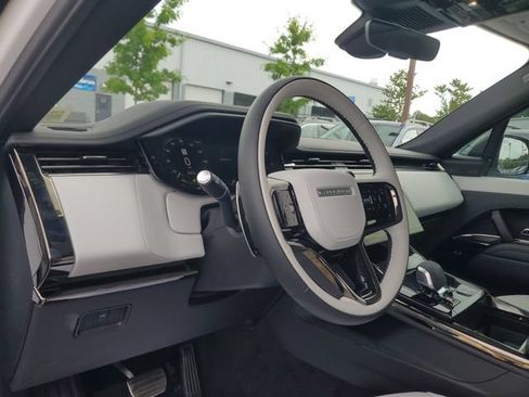Used 2025 Land Rover Range Rover Sport Dynamic SE AWD/4WD image 19
