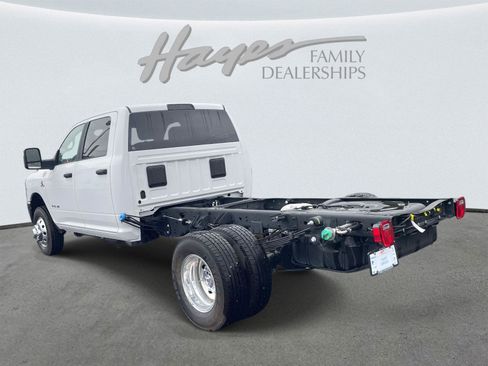 New 2026 RAM 3500 Big Horn AWD/4WD image 16