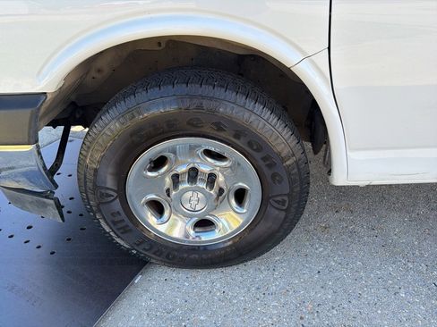 Used 2019 Chevrolet Express 3500 LT w/ LT Preferred Equipment Group image 21