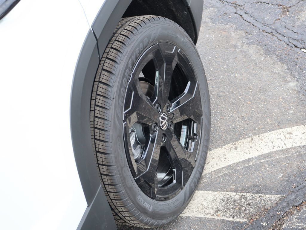 New 2026 Volkswagen Taos SE AWD/4WD image 36