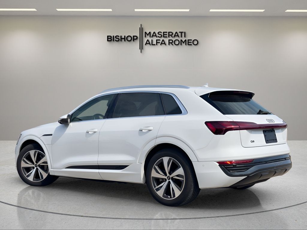 Used 2024 Audi Q8 e-tron Premium Plus w/ Premium Plus Package AWD/4WD image 3