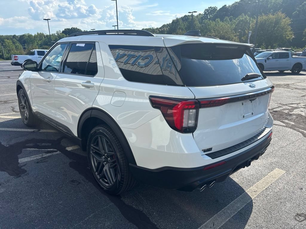 Used 2025 Ford Explorer ST AWD/4WD image 7