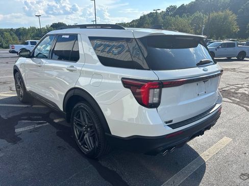 Used 2025 Ford Explorer ST AWD/4WD image 7