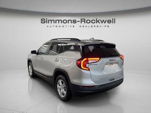 Used 2022 GMC Terrain SLE w/ Driver Convenience Package image 7