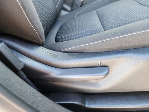 Used 2023 GMC Acadia SLE image 46