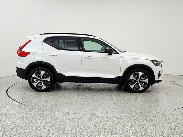 New 2026 Volvo XC40 B5 Plus w/ Protection Package Premier AWD/4WD image 4