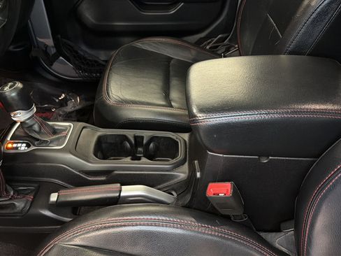 Used 2018 Jeep Wrangler Unlimited Rubicon AWD/4WD image 25